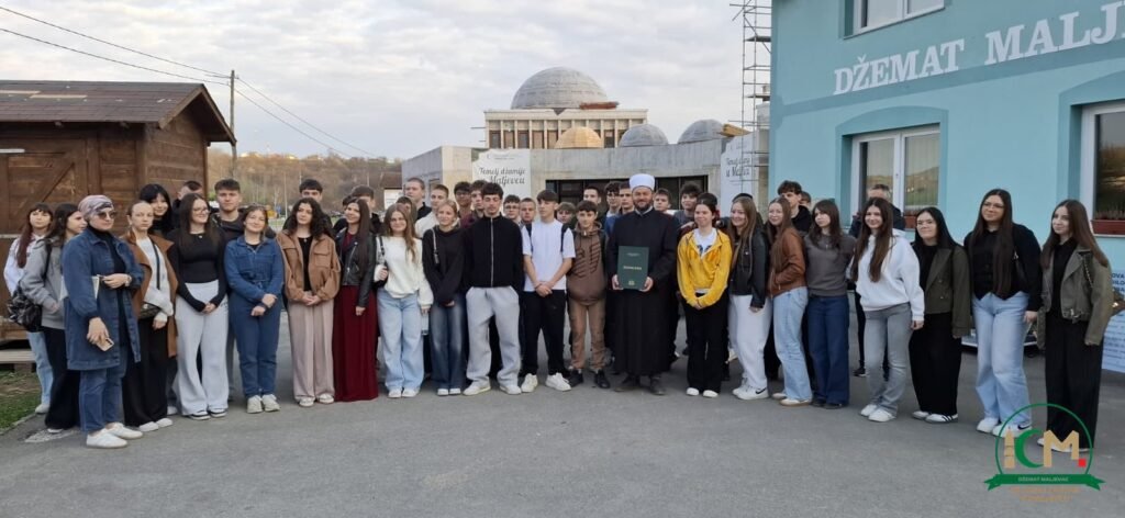 Maturanti grade džamiju - vakif generacija